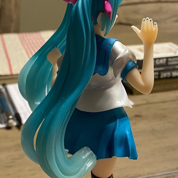 Hatsune Miku 16th Anniversary Luminasta KEI ver. SEGA Figure - Picture 11 of 11